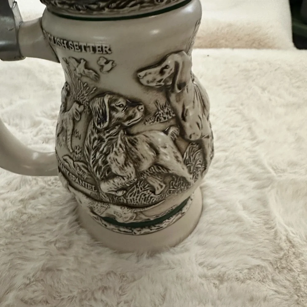 Vintage Avon Great Dogs of the Outdoors Lidded Beer Stein 1991